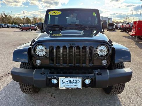 Used 2017 Jeep Wrangler Unlimited Sahara AWD/4WD image 30