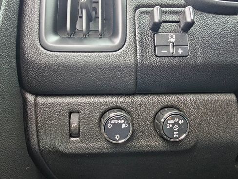 Used 2019 Chevrolet Colorado ZR2 image 36