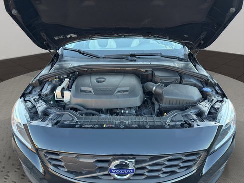 Used 2017 Volvo V60 T5 Cross Country w/ Convenience Package image 20