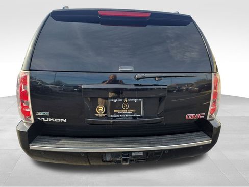 Used 2011 GMC Yukon Denali image 4