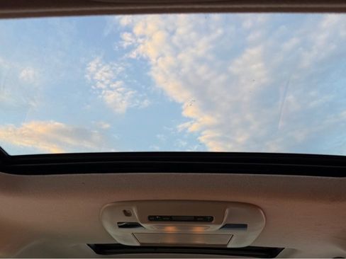 Used 2015 Nissan Quest Platinum image 16