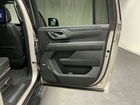 Used 2022 GMC Yukon XL SLT w/ SLT Premium Package AWD/4WD image 35