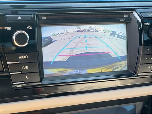 Used 2016 Toyota Corolla LE FWD image 6