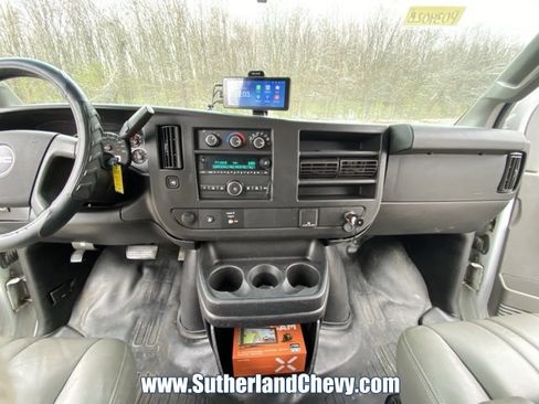 Used 2017 GMC Savana 3500 image 19