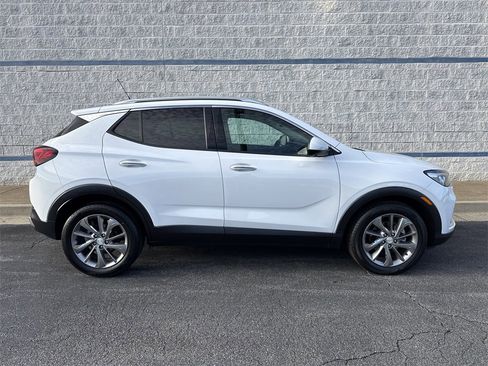 Used 2021 Buick Encore GX Essence w/ Advanced Technology Package image 8