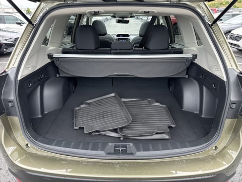 Used 2024 Subaru Forester Premium AWD/4WD image 30