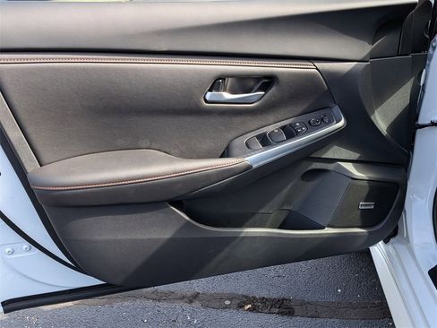 New 2025 Nissan Sentra SR w/ SR Premium Package image 11