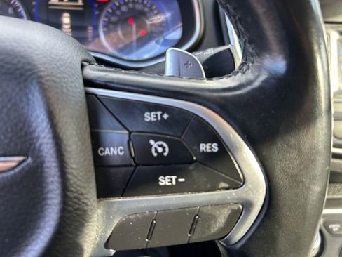 Used 2016 Chrysler 200 Limited image 20