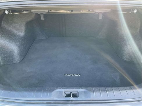 Used 2024 Nissan Altima 2.5 SV image 11