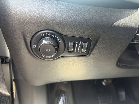Used 2023 Jeep Compass Latitude AWD/4WD image 24