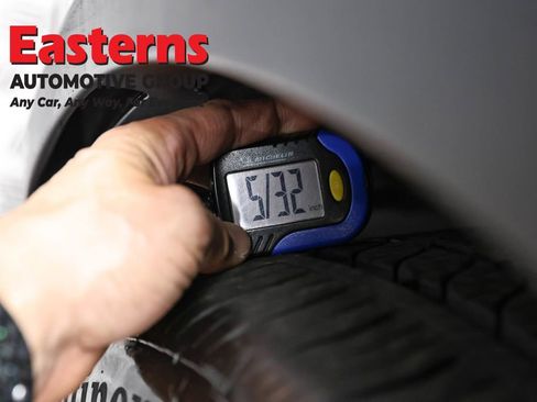 Used 2021 Tesla Model Y Long Range AWD/4WD image 21