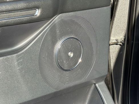 Used 2021 Ford Expedition Limited image 19