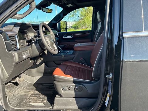 New 2026 GMC Sierra 3500 Denali Ultimate AWD/4WD image 10
