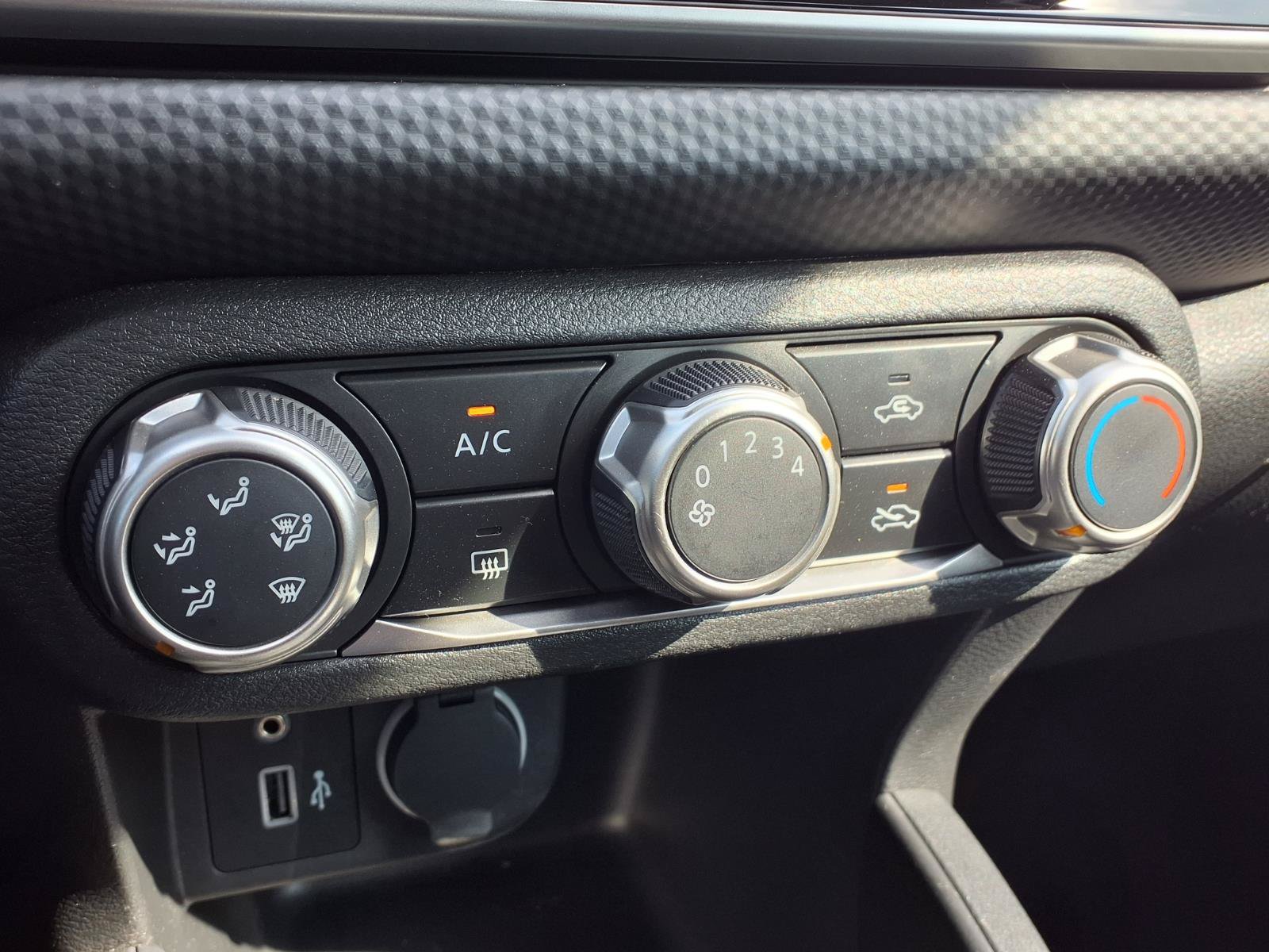 Used 2021 Nissan Kicks S FWD image 7