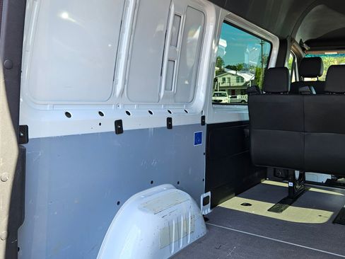 Used 2024 Mercedes-Benz Sprinter 2500 image 30