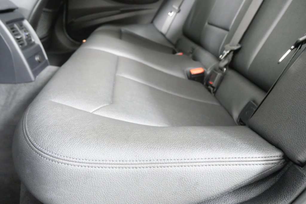 Used 2018 BMW 330i Sedan w/ Convenience Package RWD image 15
