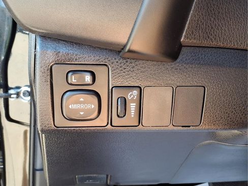 Used 2019 Toyota Corolla LE FWD image 15