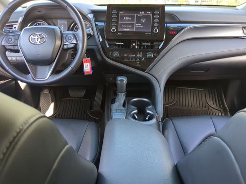 Used 2023 Toyota Camry SE image 16
