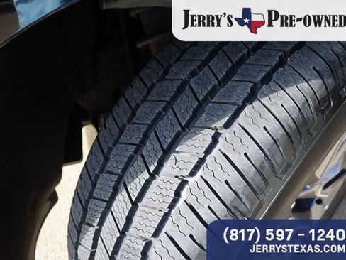 Used 2022 Chevrolet Tahoe LT w/ Luxury Package image 8