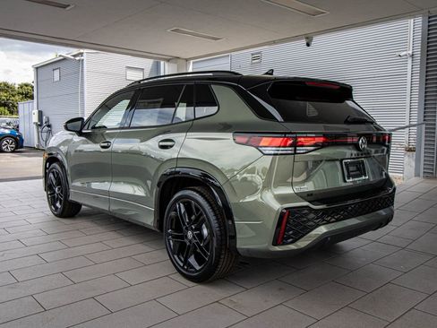 New 2026 Volkswagen Tiguan SE R-Line FWD image 15