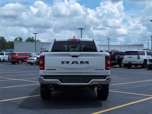 New 2026 RAM 1500 Laramie AWD/4WD image 4