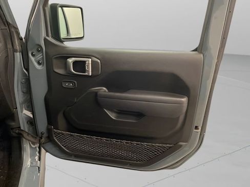 Used 2025 Jeep Wrangler Sport AWD/4WD image 24
