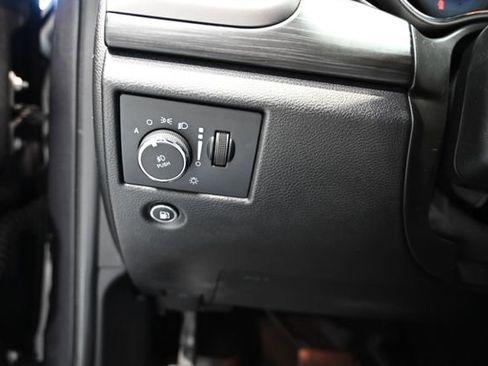 Used 2021 Jeep Grand Cherokee Laredo X image 24