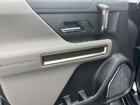 New 2025 GMC Hummer EV 3X w/ Battery Pack, 24 Module Pack image 18