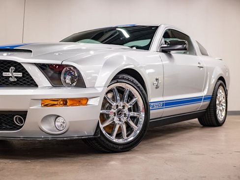 Used 2009 Ford Mustang Shelby GT500 RWD image 27