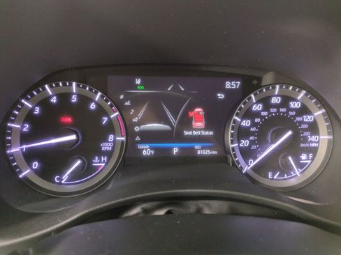 Used 2020 Toyota Highlander XLE image 17