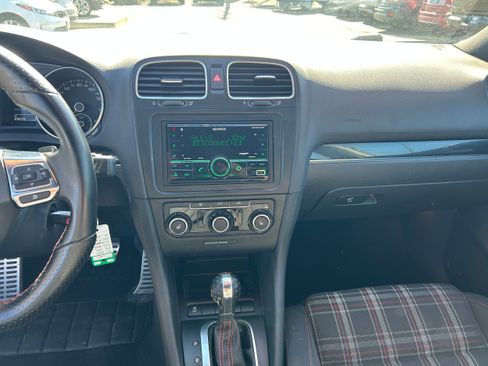 Used 2014 Volkswagen GTI Wolfsburg Edition image 9