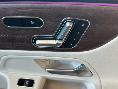 Certified 2023 Mercedes-Benz GLB 250 4MATIC image 22