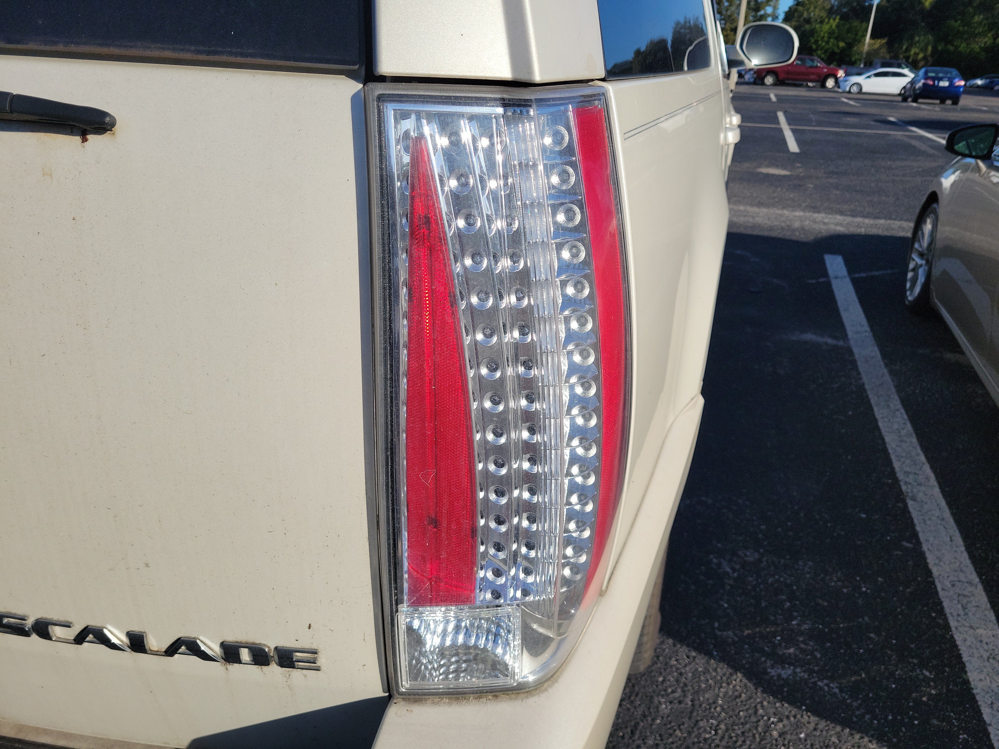 Used 2014 Cadillac Escalade ESV Premium RWD image 10
