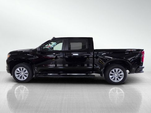 Used 2023 Chevrolet Silverado 1500 Custom AWD/4WD image 4