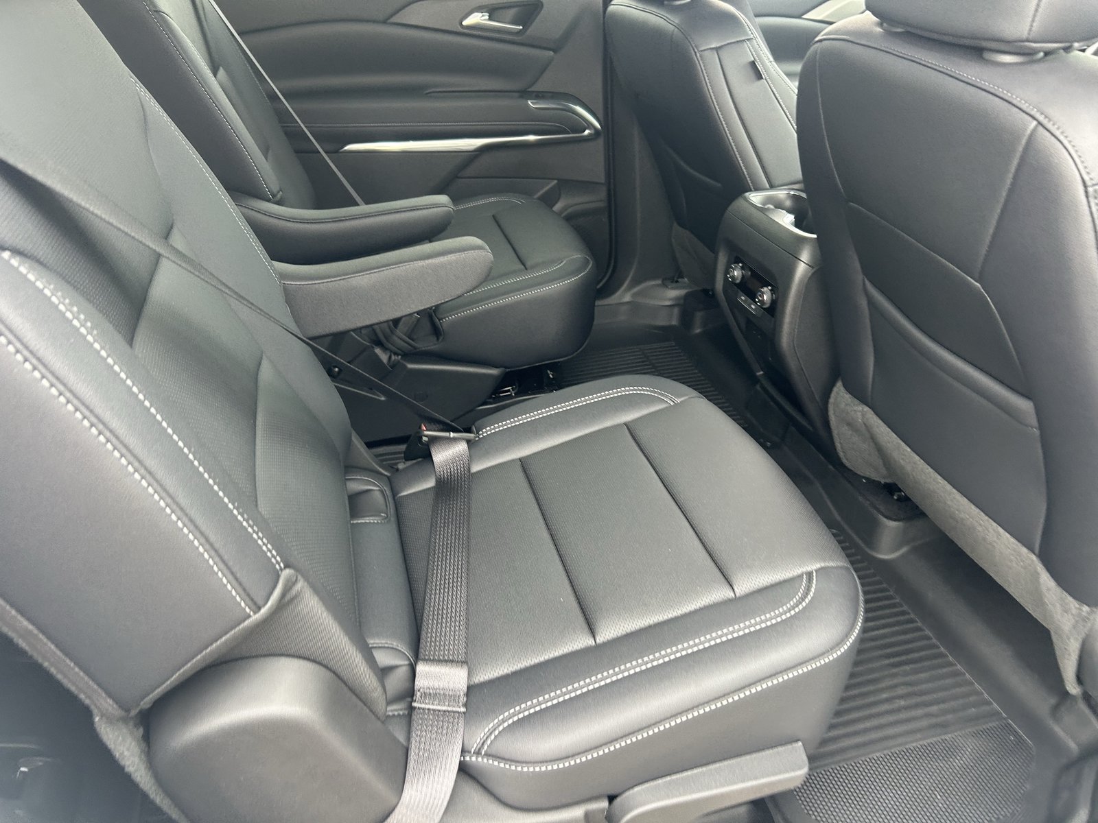 Certified 2026 Chevrolet Traverse LT w/ LPO, Floor Liner Package FWD image 13