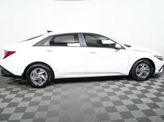 New 2026 Hyundai Elantra SE video 2