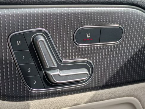 Used 2021 Mercedes-Benz GLB 250 image 25