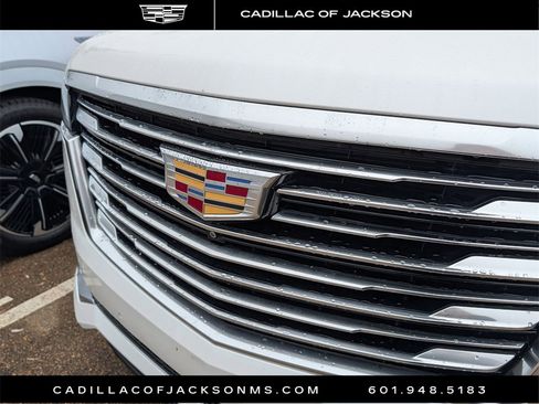 Used 2021 Cadillac Escalade ESV Premium Luxury Platinum image 4