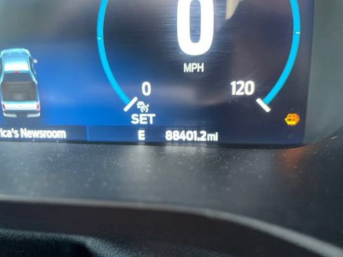 Used 2021 Ford F150 Lariat w/ Equipment Group 502A High AWD/4WD image 13