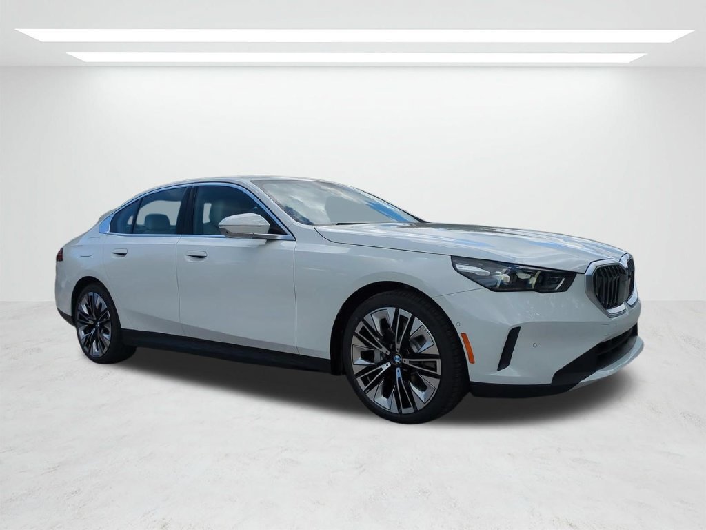 New 2027 BMW 530i w/ Premium Package RWD image 2