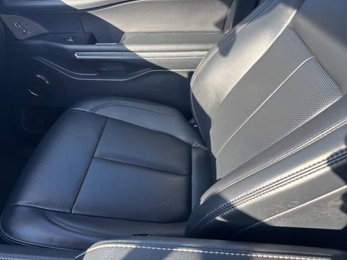 Used 2024 Ford Expedition XLT image 29