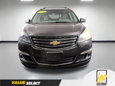 Used 2016 Chevrolet Traverse LT w/ Traveler's Package FWD image 2