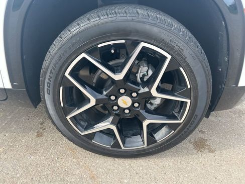 Used 2025 Chevrolet Traverse High Country image 33