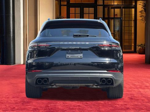 Used 2023 Porsche Cayenne Platinum Edition AWD/4WD image 9