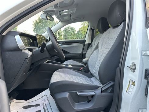 New 2025 Volkswagen Tiguan S image 12