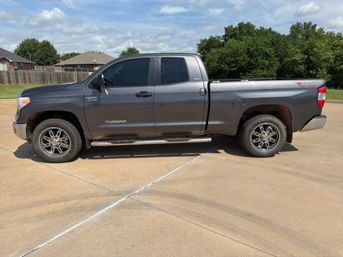 Used 2015 Toyota Tundra SR5 w/ SR5 Upgrade Package AWD/4WD image 2