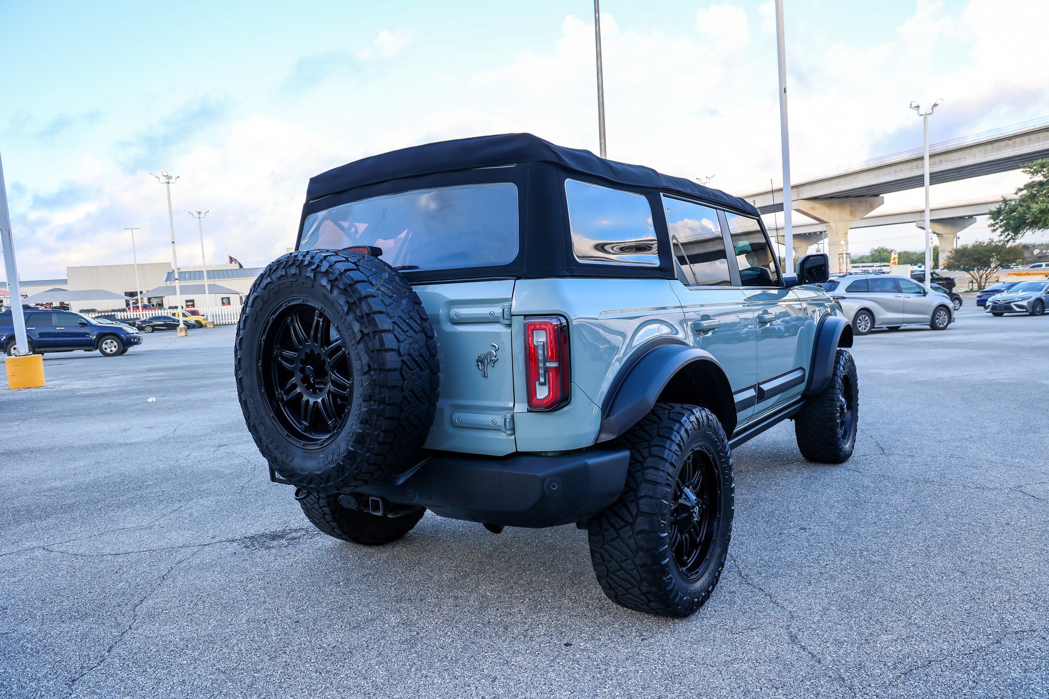 Used 2022 Ford Bronco Outer Banks AWD/4WD image 11