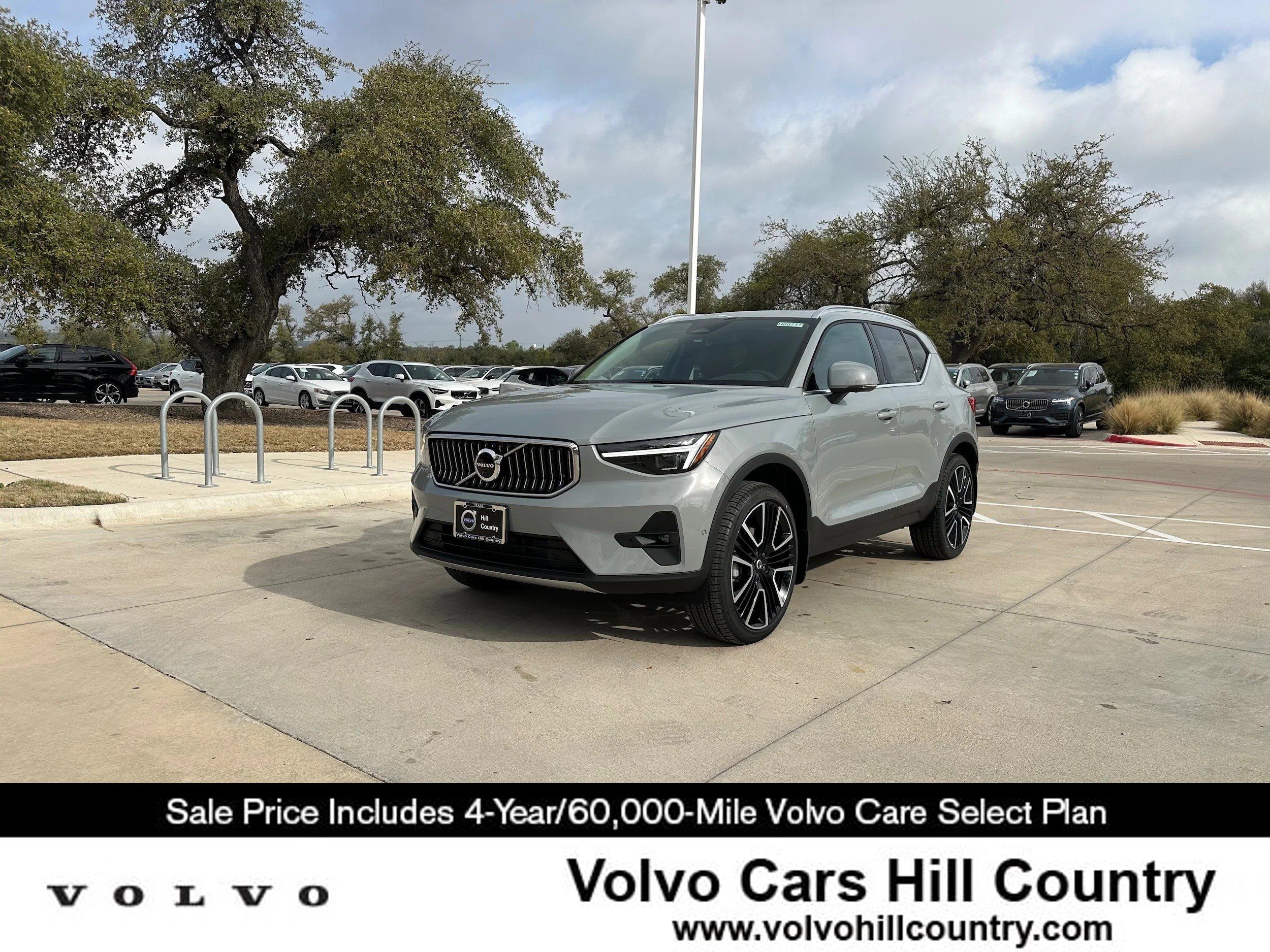 Used 2025 Volvo XC40 B5 Ultra w/ Protection Package Premier AWD/4WD image 1