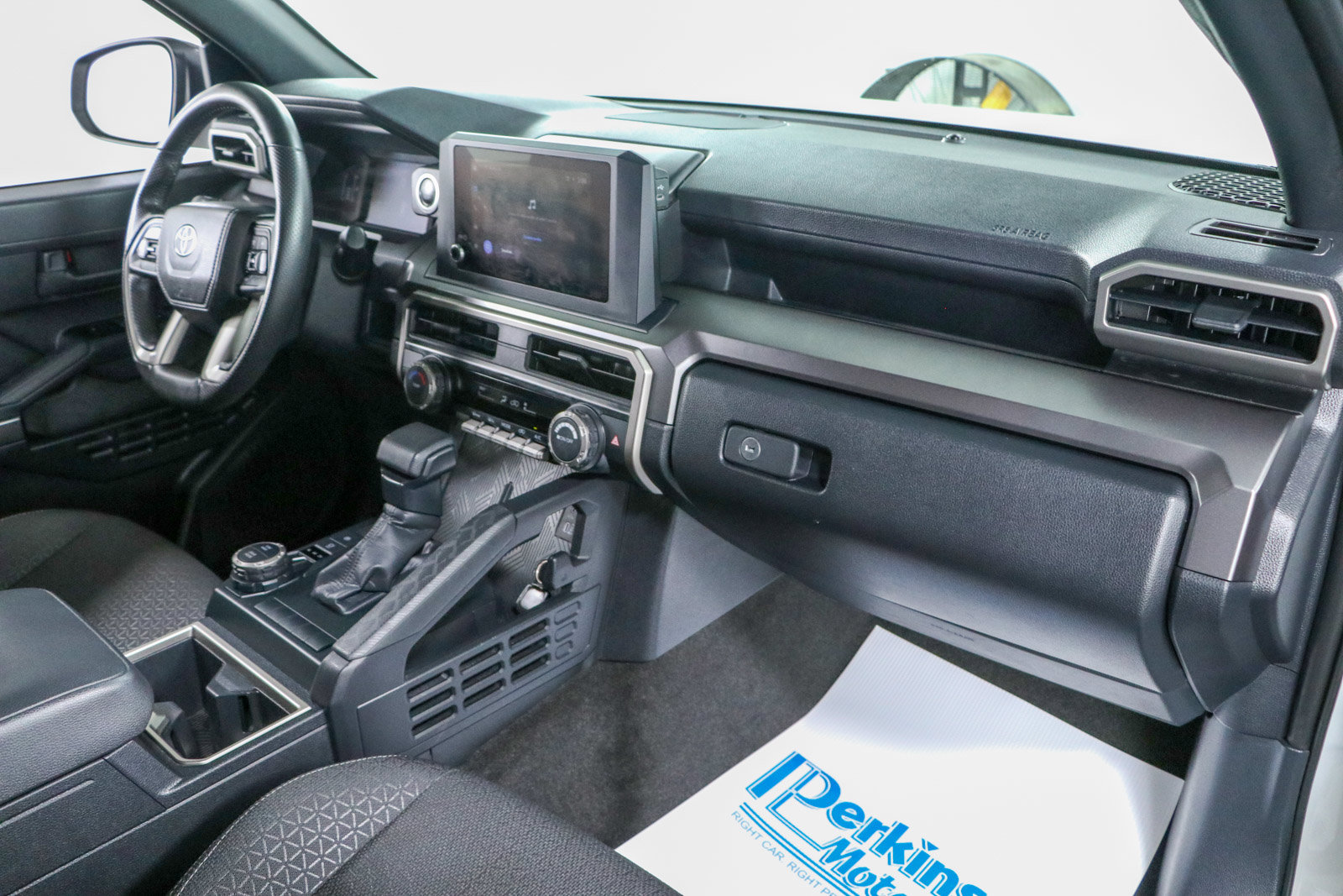 Used 2025 Toyota 4Runner SR5 AWD/4WD image 27