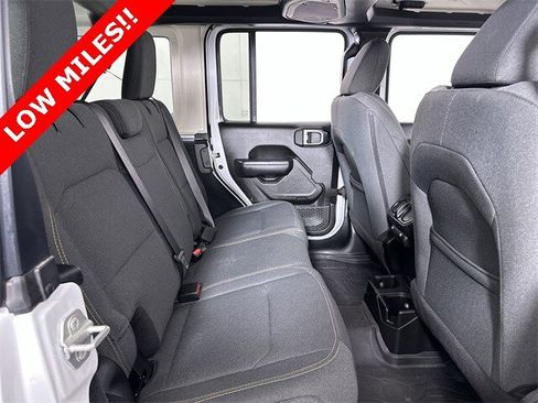 Used 2024 Jeep Wrangler Sport S image 28